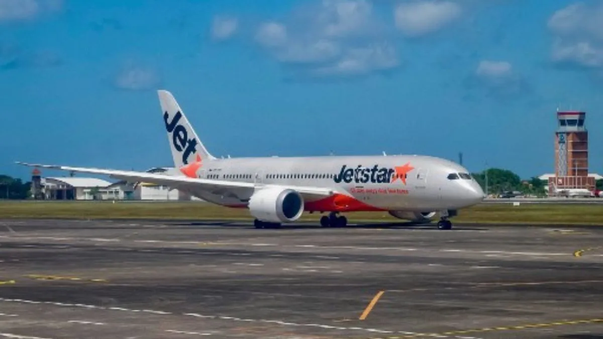  Passengers overcome teen trying to board plane in Australia with gun Photograph: (AFP) 