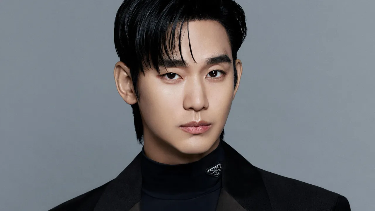  Kim Soo Hyun Photograph: (X) 