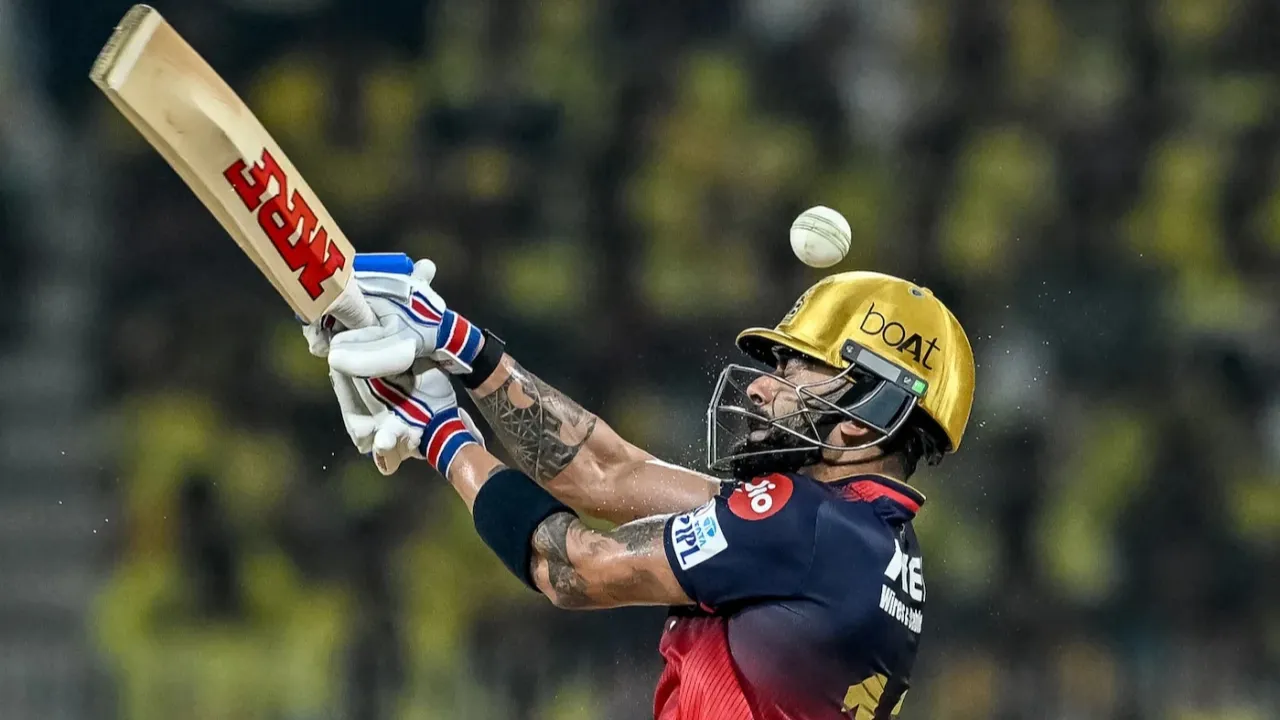  Virat Kohli takes two balls to show why is he still relevant Photograph: (AFP) 