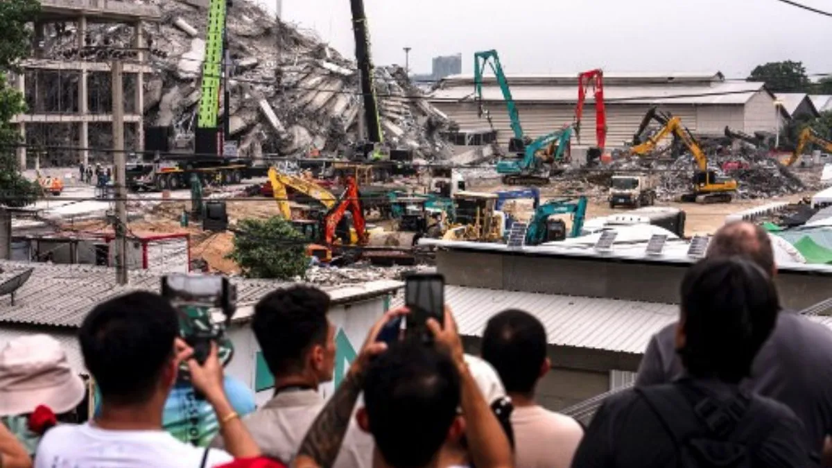  Myanmar declares week of mourning as death toll surpasses 2,000 Photograph: (AFP) 