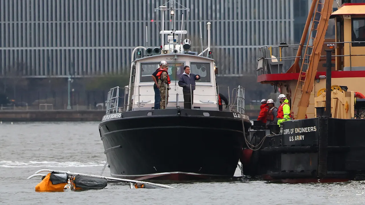  Hudson River Helicopter Crash Photograph: (AFP) 