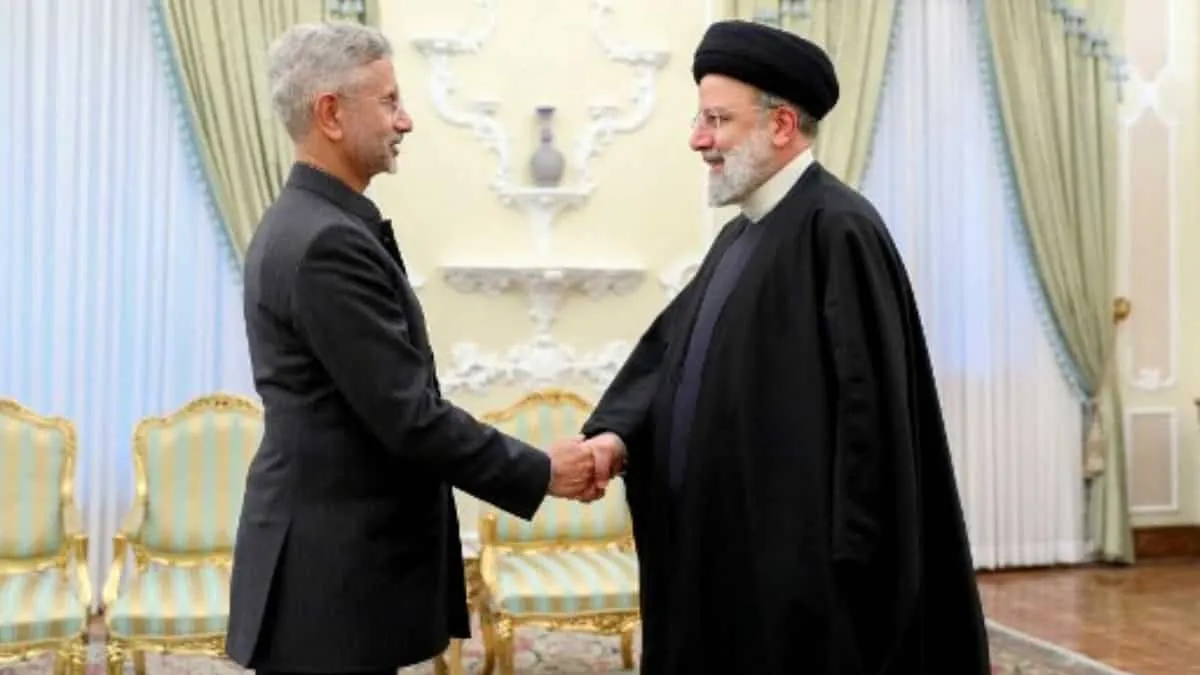 Iran's President Ebrahim Raisi (R) meeting with India's Foreign Minister Subrahmanyam Jaishankar in Tehran on January 15, 2024