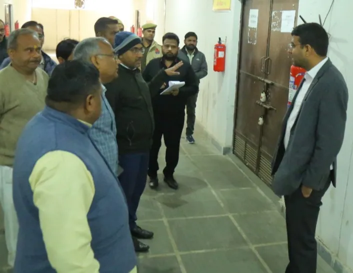 जिलाधिकारी ने किया निरीक्षण