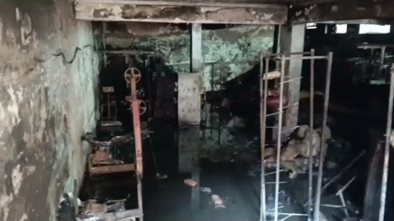 आग लगने के बाद जला हुआ saman 
