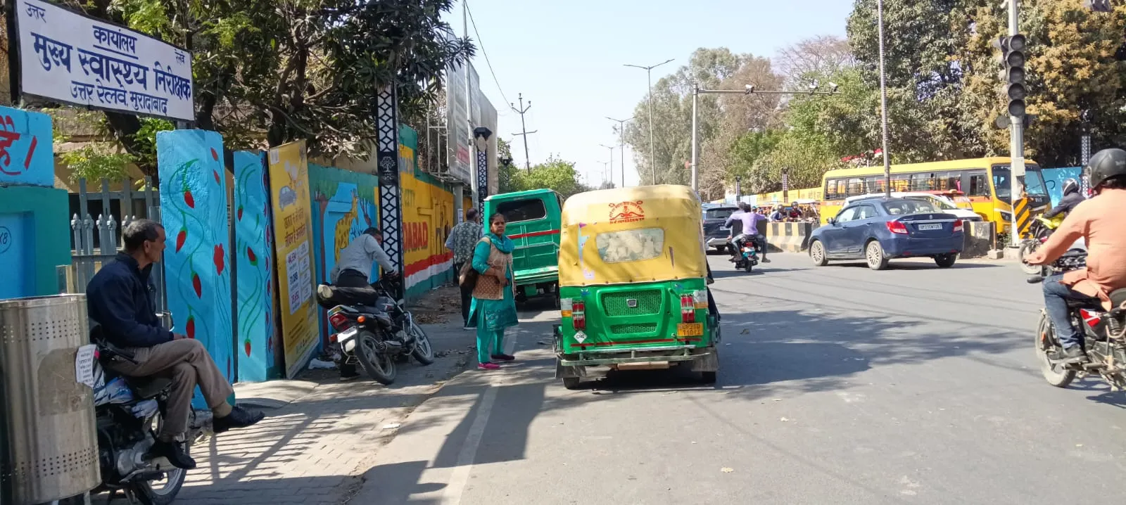 िइइी