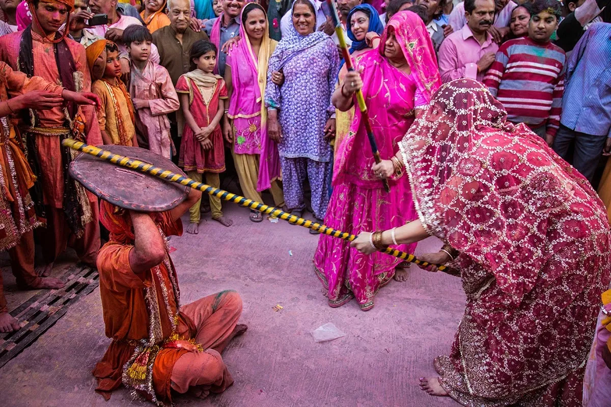 HOLI 2