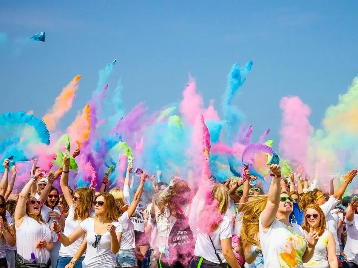 HOLI