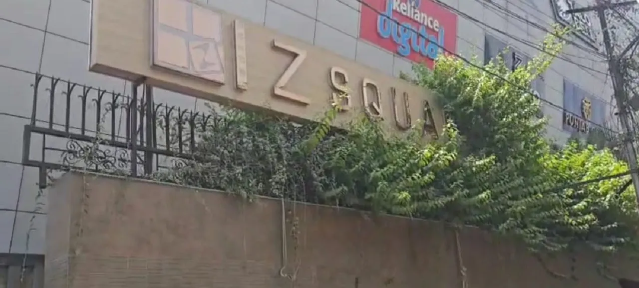 Z Square mall seal