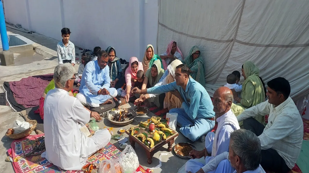 पूजा पाठ करके किया गया शुभारंभ