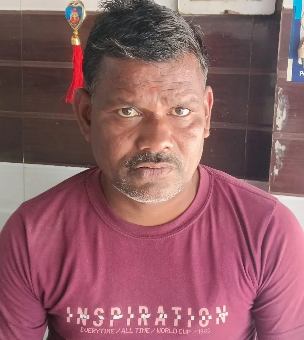 मांस बिक्रेताओं के रोजगार पर काफी प्रभाव भी पड़ा है,नानवेज में  चिकन और मटन की डिमांड काफी रहती है,कीमतों में भारी गिरावट दर्ज की गई है।