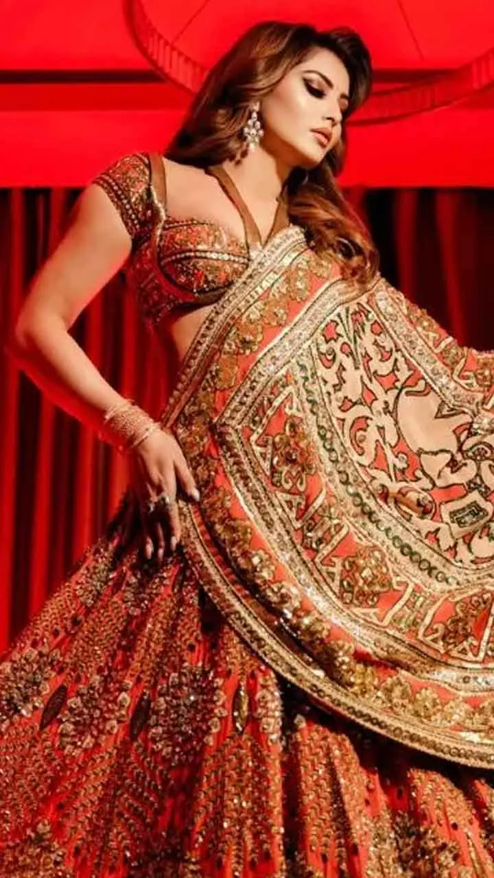 Urvashi rautela in lehenga discount