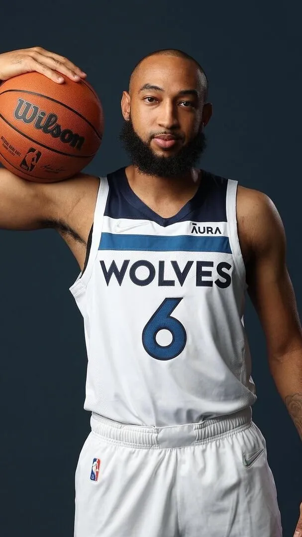 Shortest player in the nba right now 2025