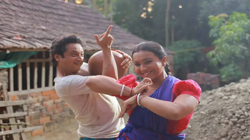 Bohurupi's first song is all love! | Bengali Movie News - Times of India