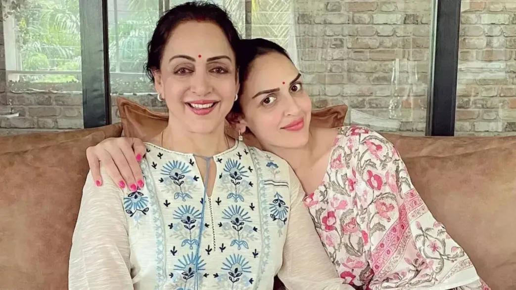 Esha Deol reveals how comparisons with mom Hema Malini after debut film affected her, Hema Malini gives 'golden tip' | EXCLUSIVE | Times Now