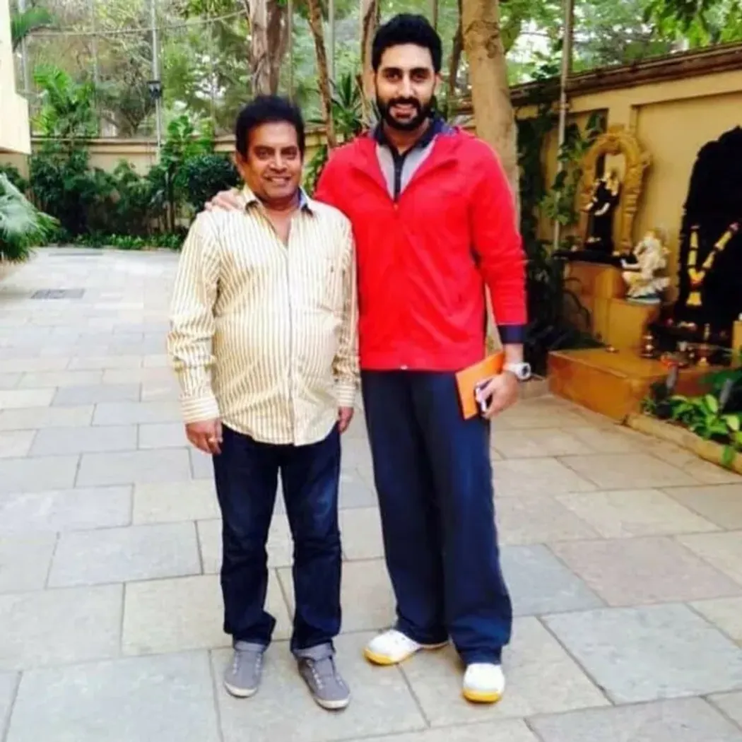 Pradeep Bandekar with Abhishek Bachchan