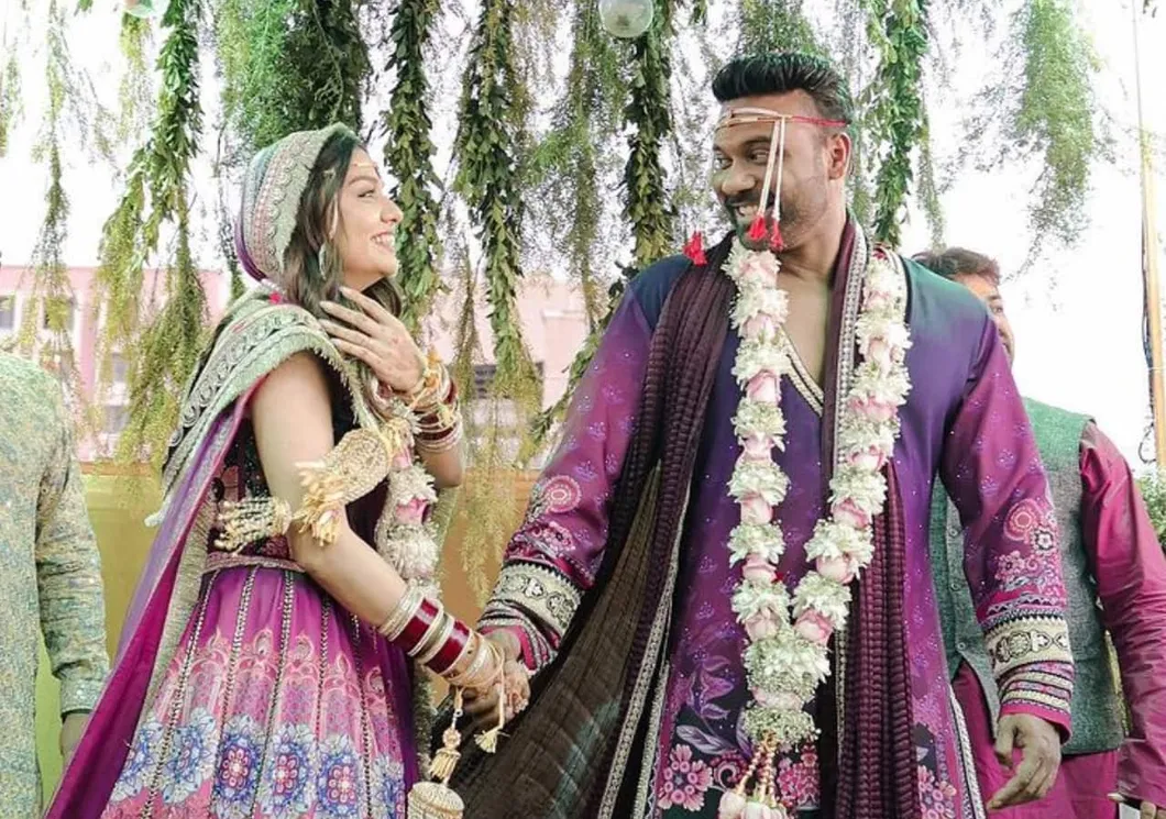 Divya Agarwal gets married to Apurva Padgaonkar; Bigg Boss OTT winner  shares dreamy pictures from her wedding