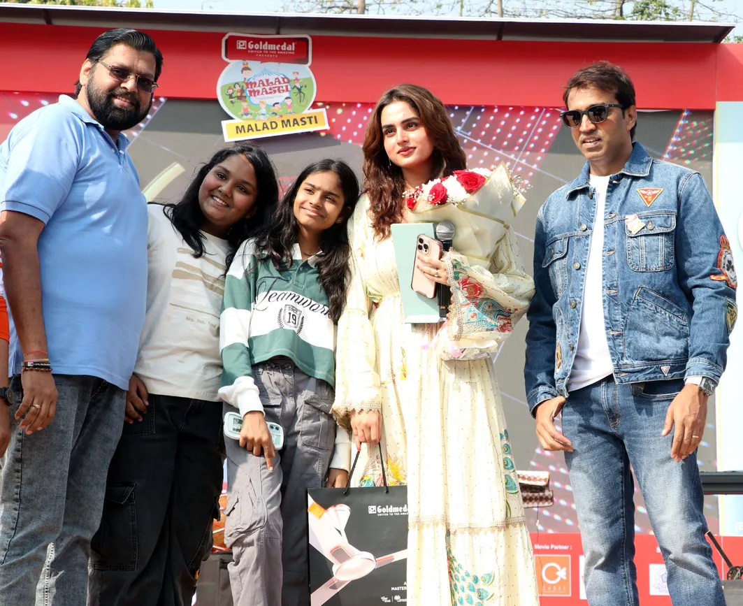 Ayesha Khan & Mahesh Rao