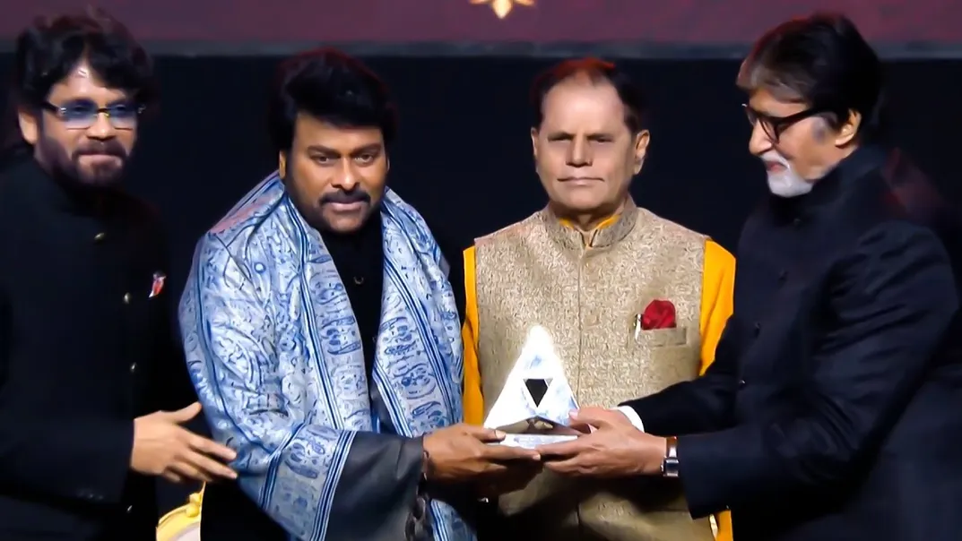 ANR Awards 2024: Chiranjeevi Receives Prestigious Award from Amitabh  Bachchan | TFPC - YouTube