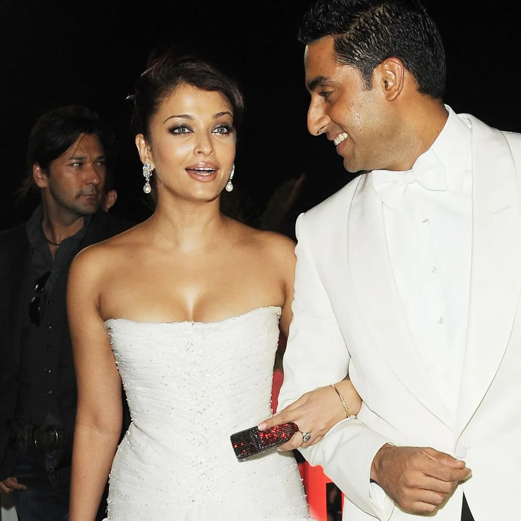 Aishwarya Rai Bachchan and Abhishek Bachchan's Love Story in Pictures |  VOGUE India | Vogue India