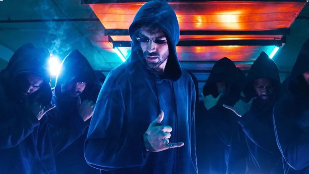 Bhool Bhulaiyaa 3 Title Song Out, Kartik Aaryan Slays The Dance Floor,  Pitbull Sings 'Hare Ram...' | Republic World