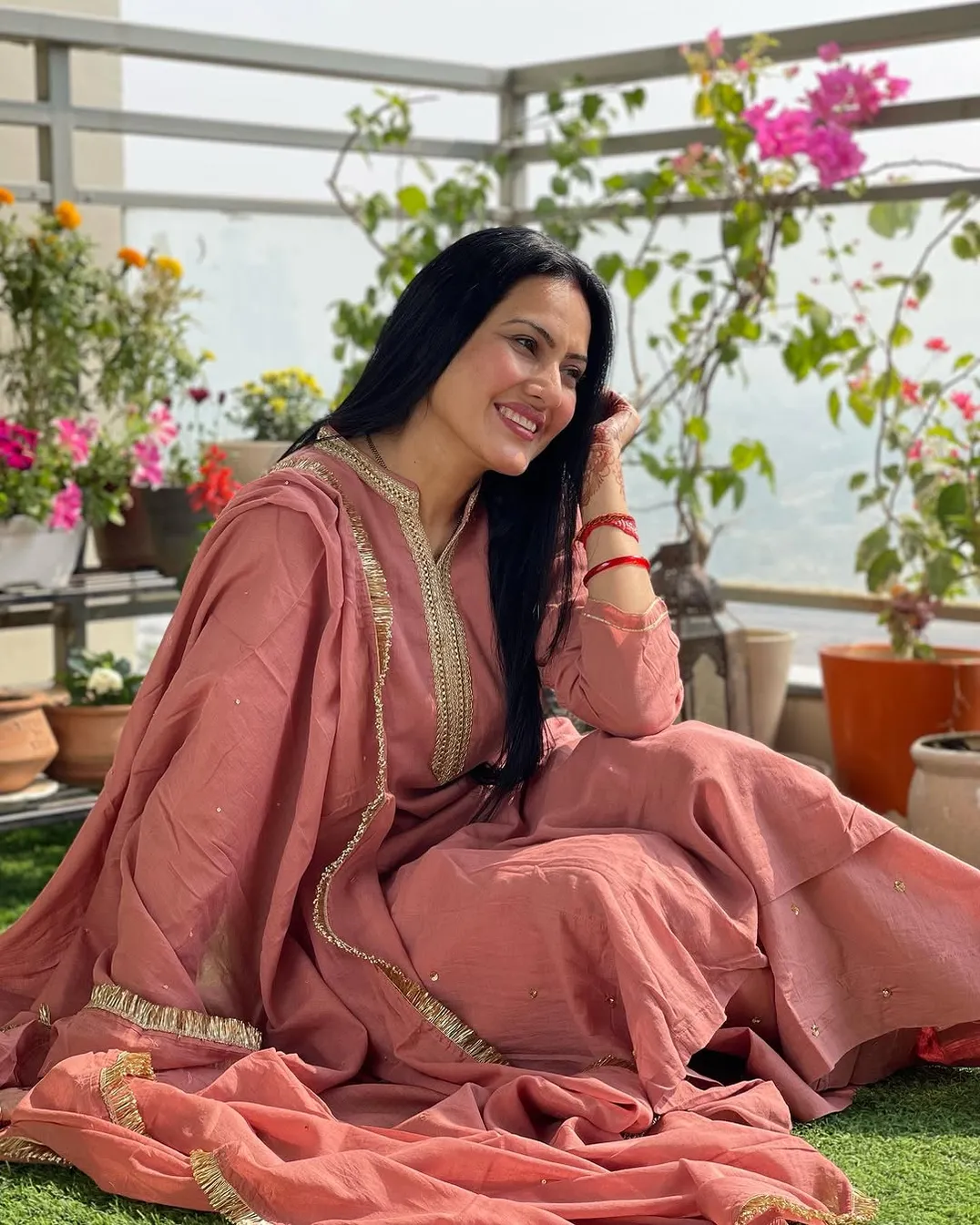 Kamya Panjabi: Balancing Career and Family Life - Awesome TV
