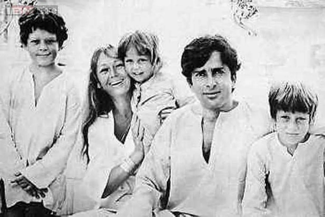 Shashi Kapoor's Most Adorable Family Pictures
