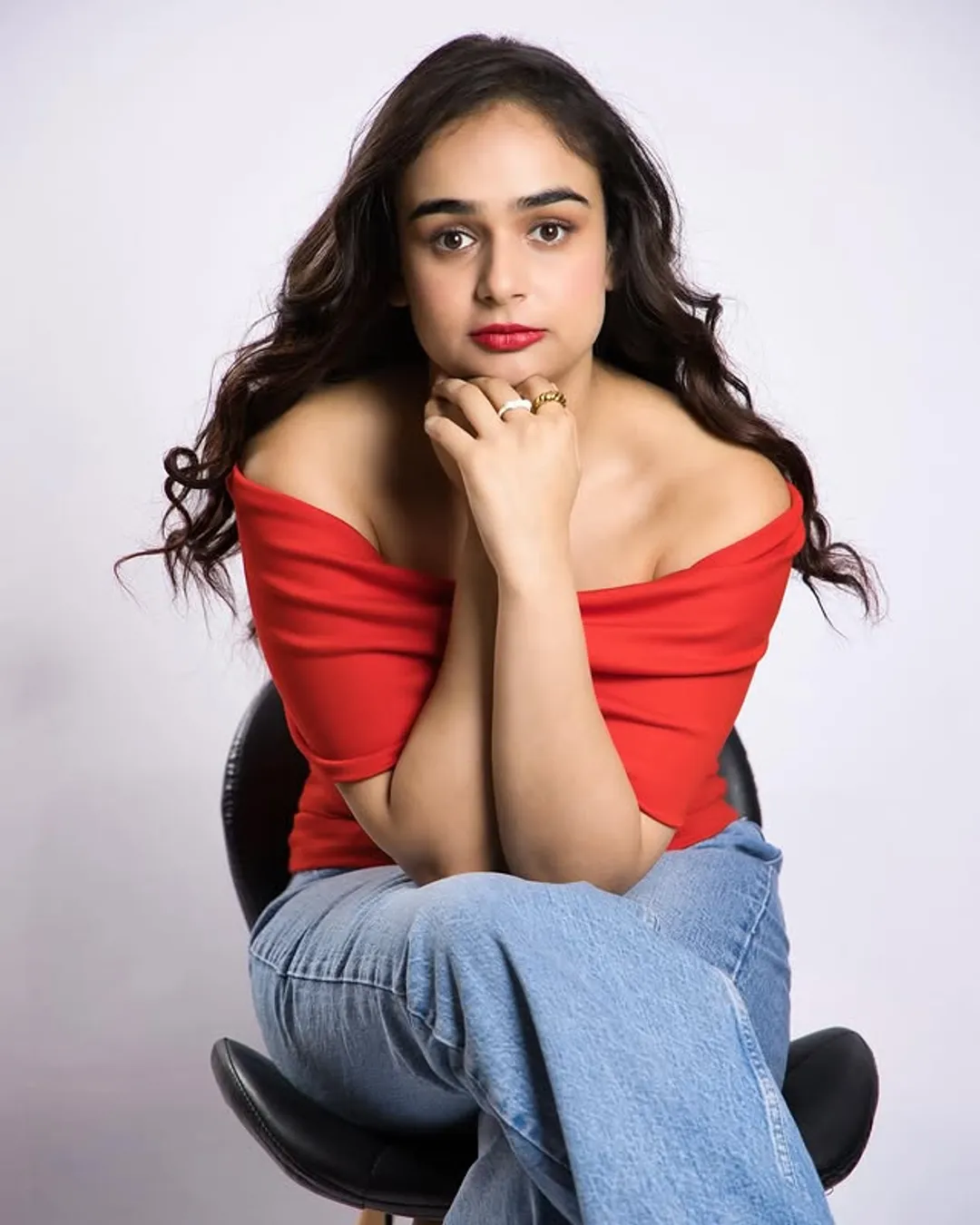Kaveri Expands Horizons: Singer-Songwriter to Actor