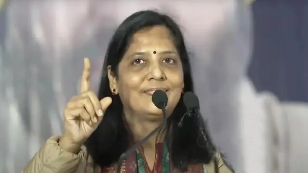 जानिए दिल्ली के CM की पत्नी Sunita Kejriwal के बारे में