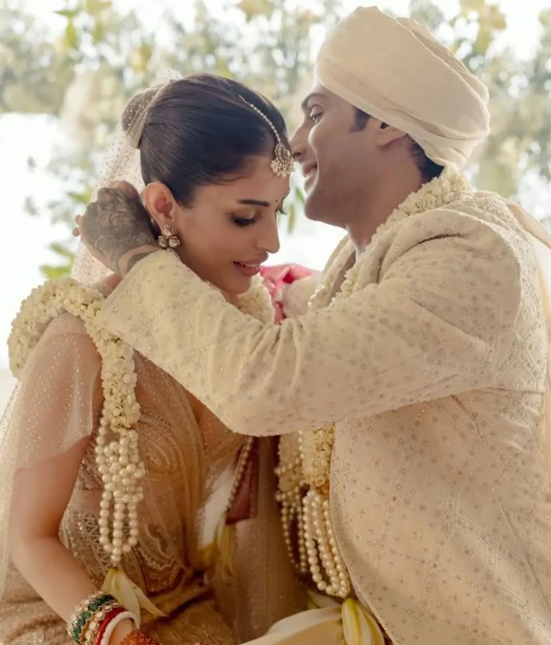 Prateik Babbar & Priya Banerjee Wedding photos