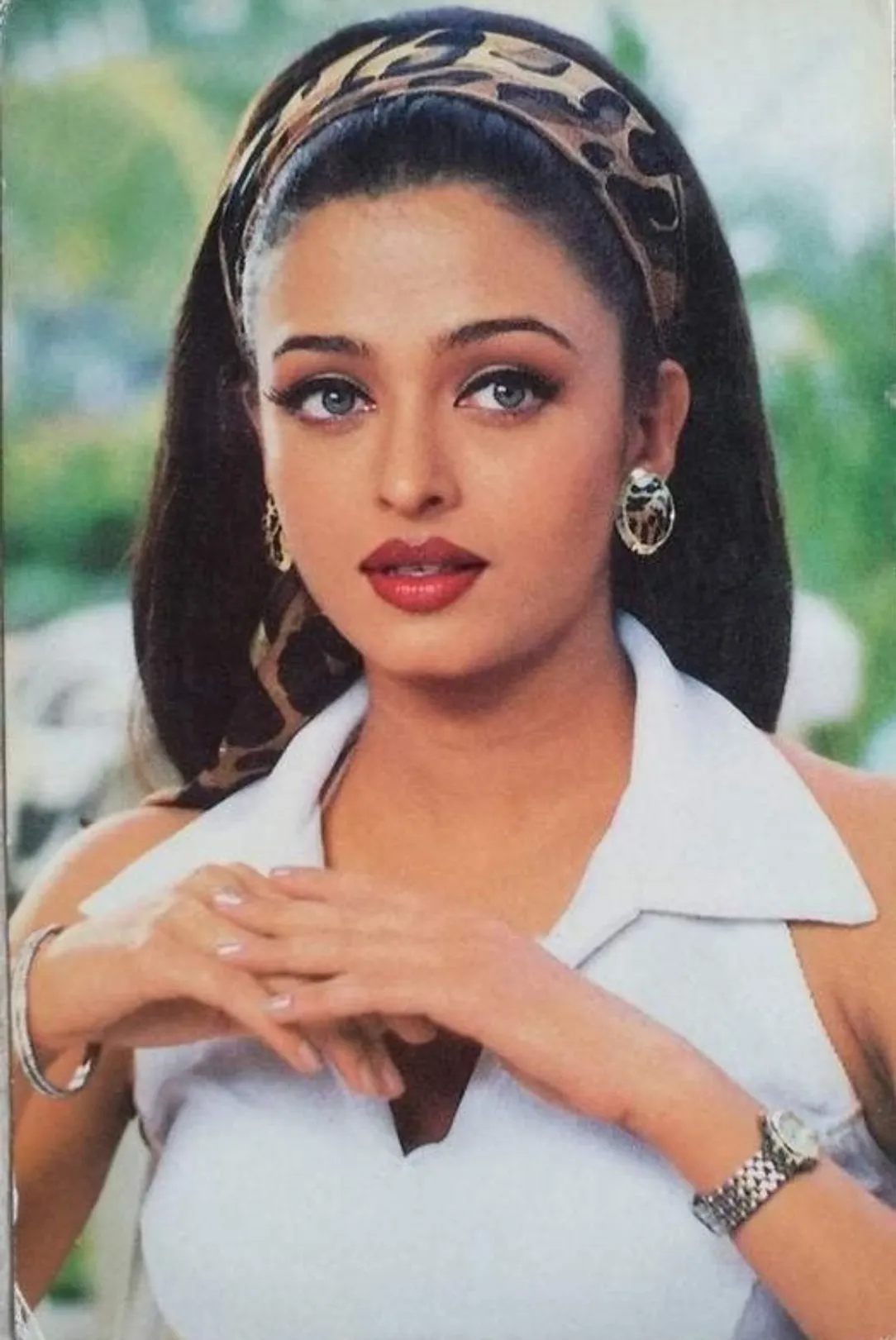 Aishwarya Rai Exudes Beach Babe Vibes In Her Old Photoshoot, Dons A Sexy  Off-Shoulder Swimwear