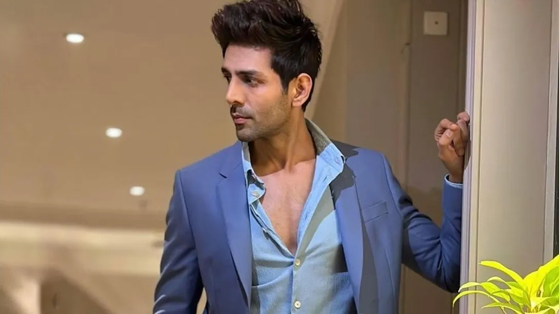 Kartik Aaryan used to live with 12 guys in a flat - India Today