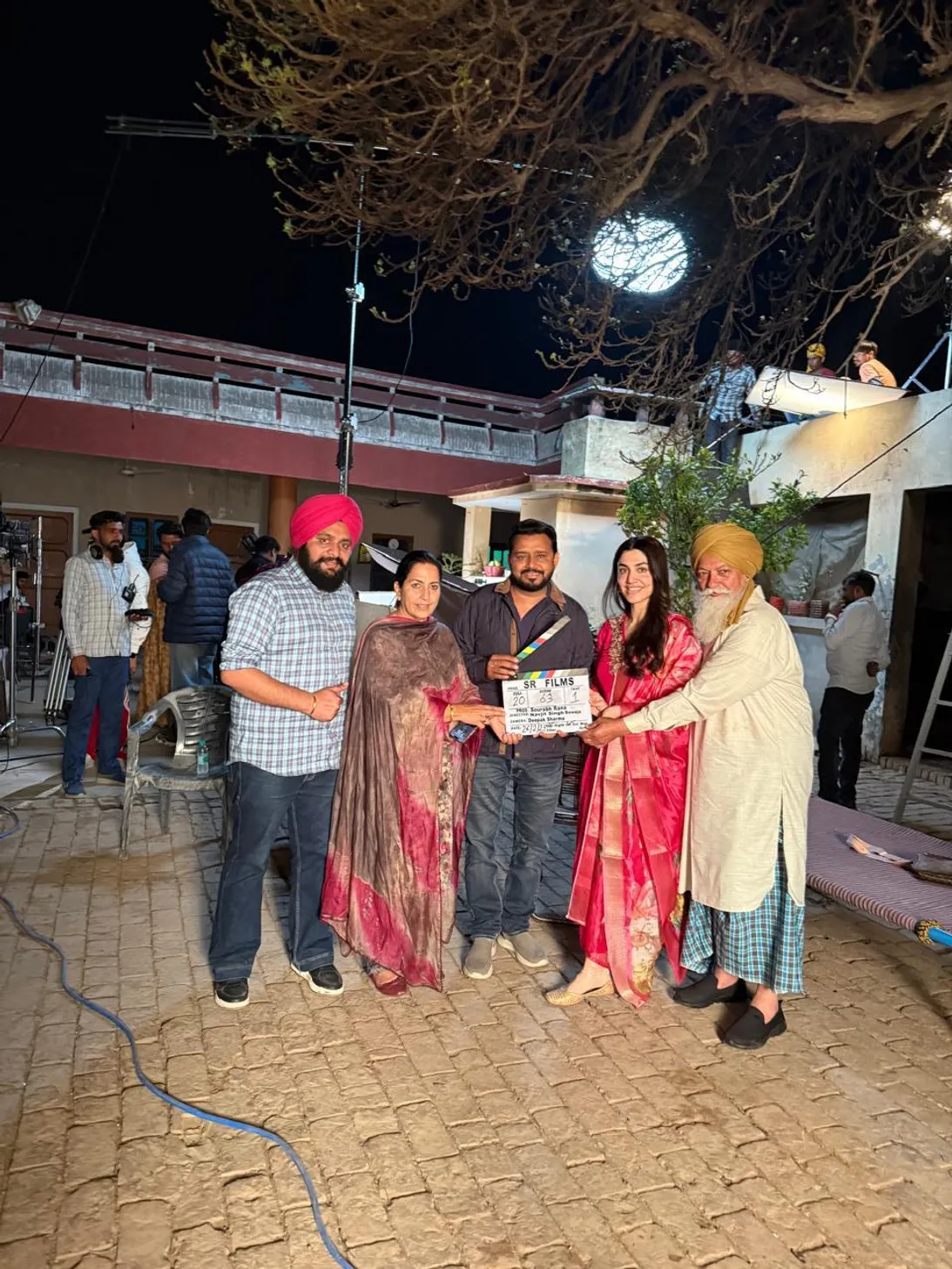 Delbar Arya’s ‘Jadon Da Mobile Aagya’ Poster Out (2)