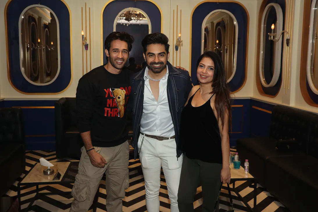 Actor Paras Madaan's Birthday party: Karan, paras, pooja