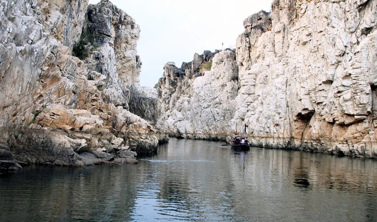 bhedaghat marble rocks