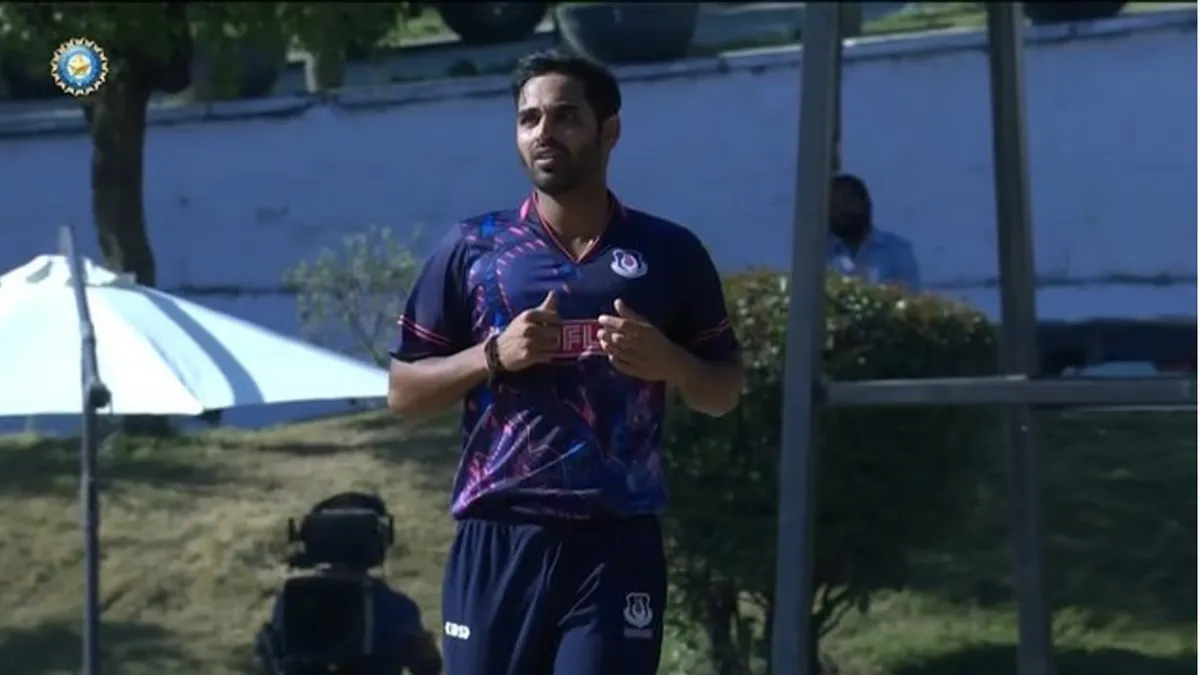 Bhuvneshwar Kumar ने हैट्रिक लेकर कर दिया धमाल