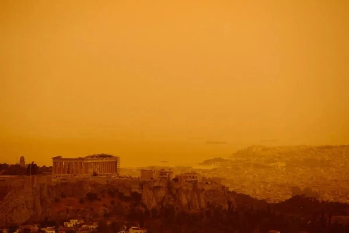 Dust storm turns skies red in Greece