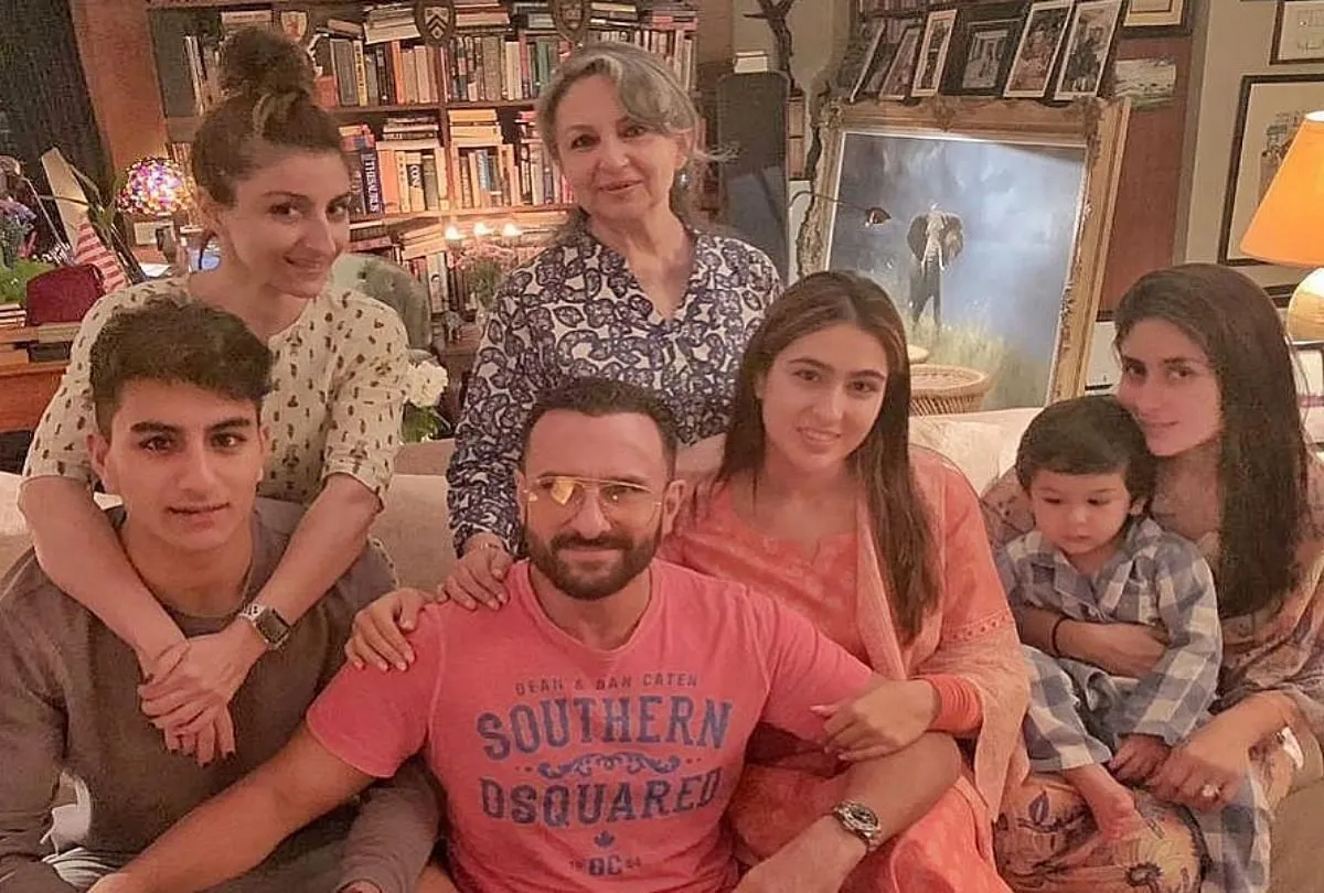 Saif Ali Khan Son Ibrahim Ali Khan Spotted Mystery Friend Identified As  Ananya Marwaaha - Entertainment News: Amar Ujala - मिस्ट्री गर्ल के साथ नजर  आए सैफ अली खान के बेटे इब्राहिम,