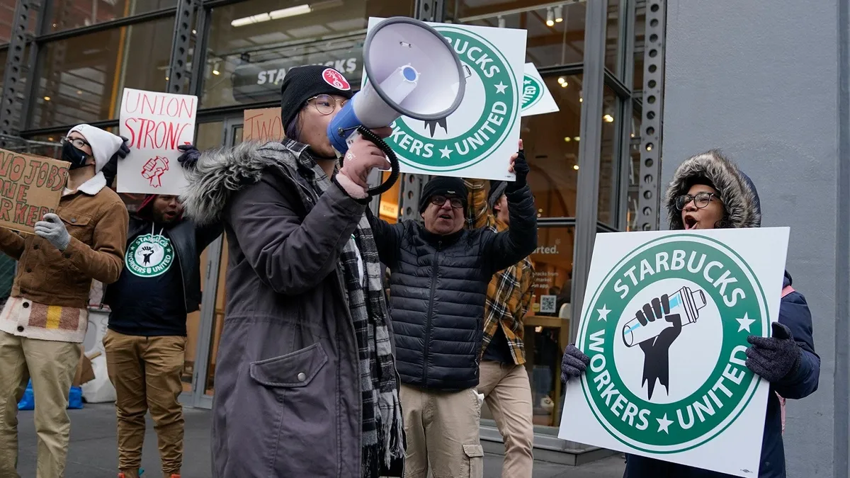 Starbucks' workers strike.jpg