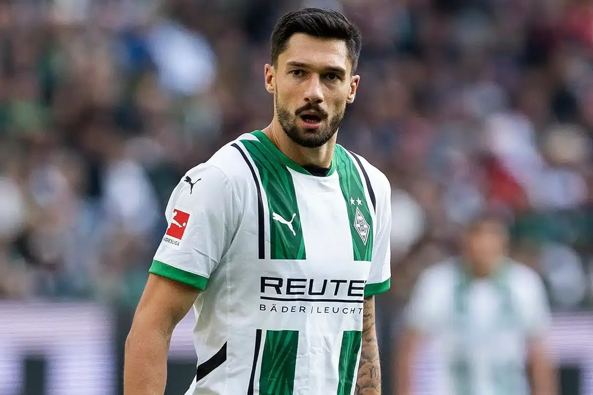Who is leading the 2024-25 European Golden Boot race? - sportzpoint.com