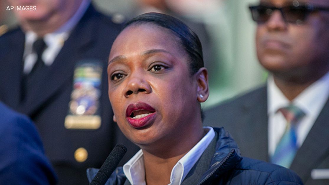 First lady police commissioner of New York City resigns after 18 months