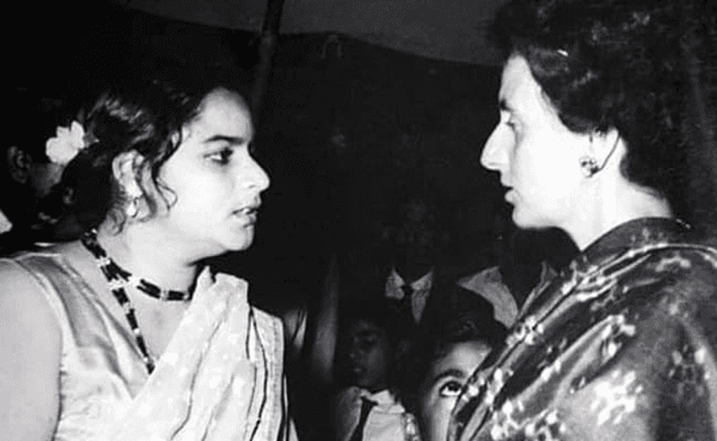 Shah Rukh Khan's Mother Lateef Fatima Khan's Picture With Indira Gandhi ...