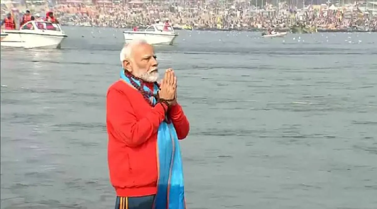 Modi at maha kumbh 2