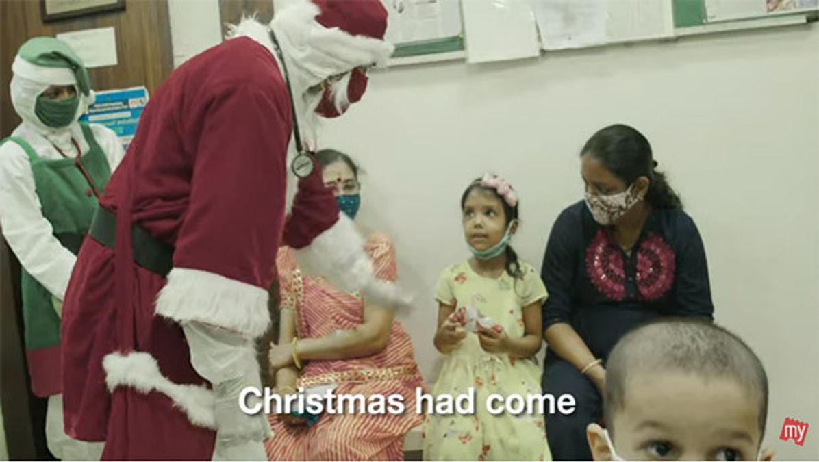 This Christmas Bookasmile Spreads Cheer With Santas In Ppes Through