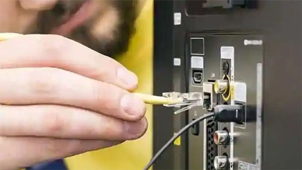 Audience can tune in freetoair channels without settop box BIS