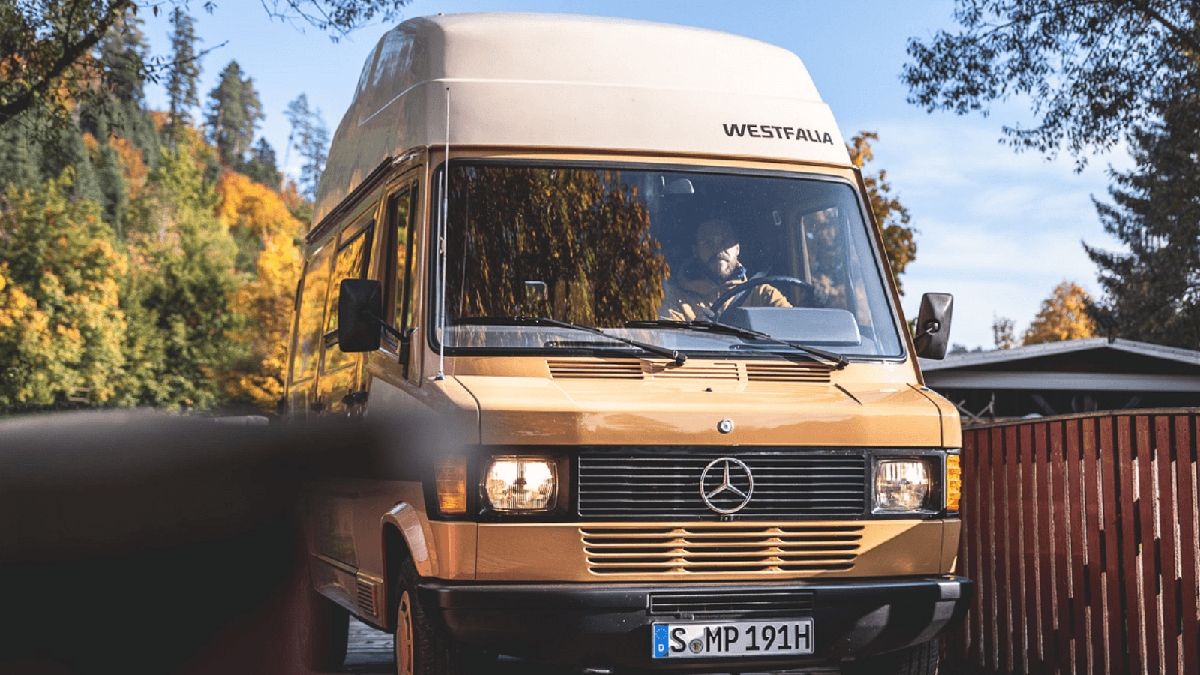 Mercedes Unveils High End Electric Camper Vans Targeting Glamping Fans -  Bloomberg