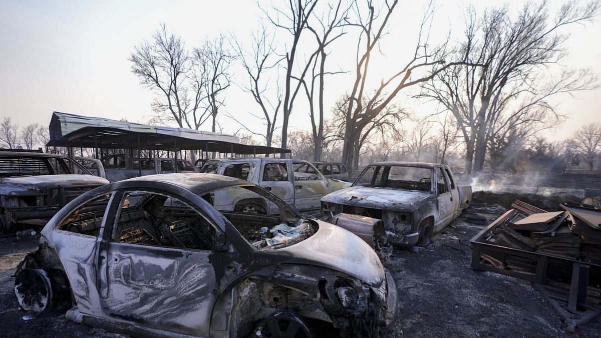 Texas Engulfed by Record Wildfire Federal Aid Pledged Amid