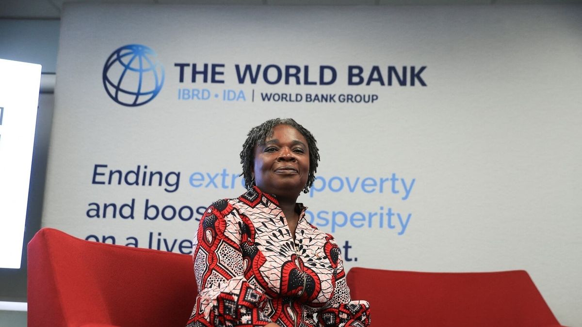 Zimbabwe Industries Alarm Over 2024 Monetary Policy Delay Amid Soaring