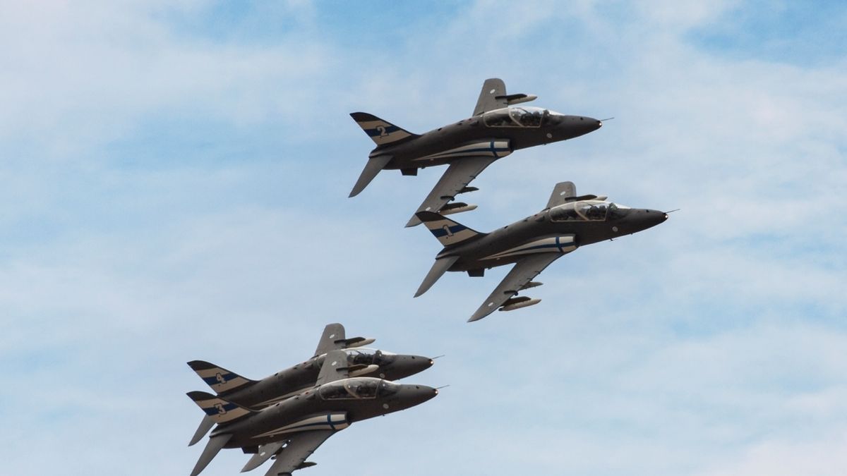 RIAT 2024 Elevates Aviation Spectacle with Midnight Hawks and Historic