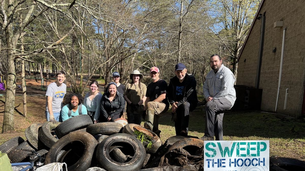 Sweep the Hooch A Community's Effort to Restore the Chattahoochee River