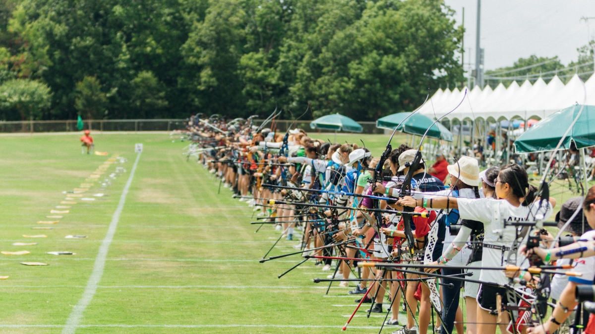 Des Moines Hosts Iowa State Archery Tournament 2,300 Students Compete